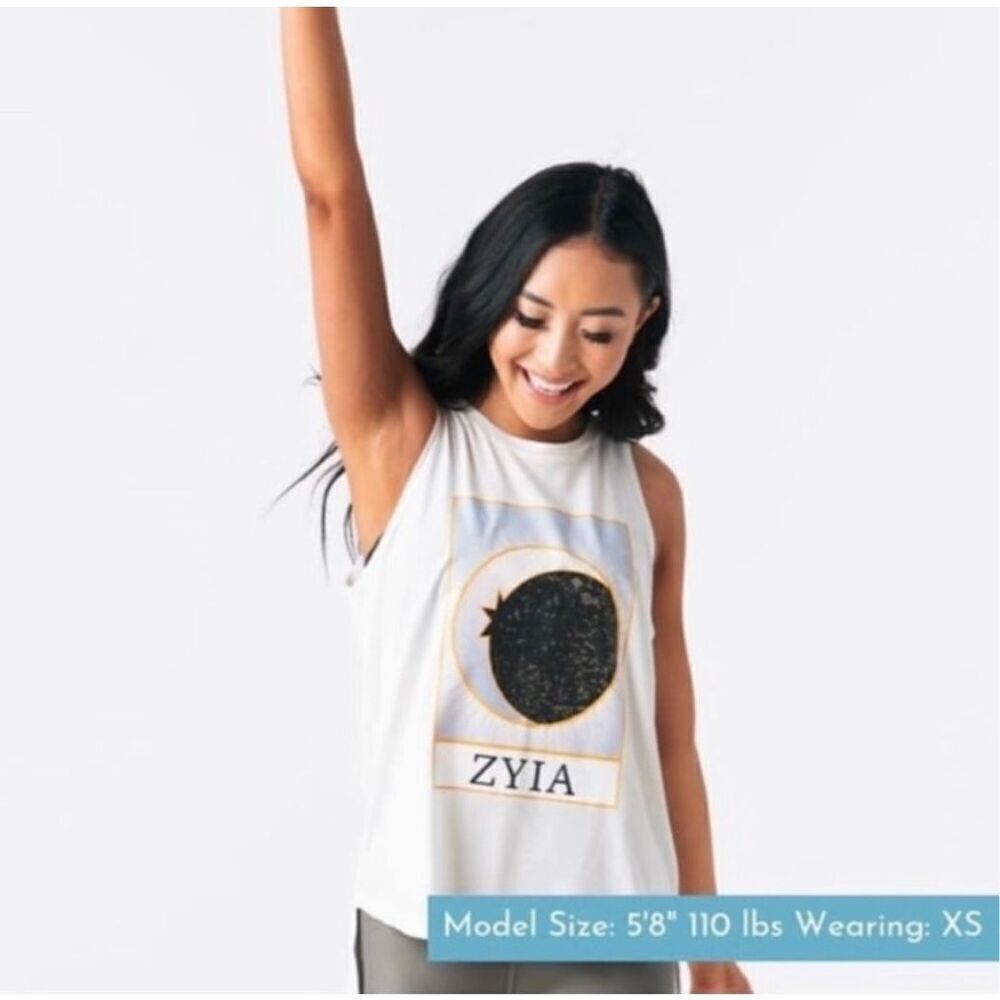 Zyia 2 Moon White Tank Top Size M